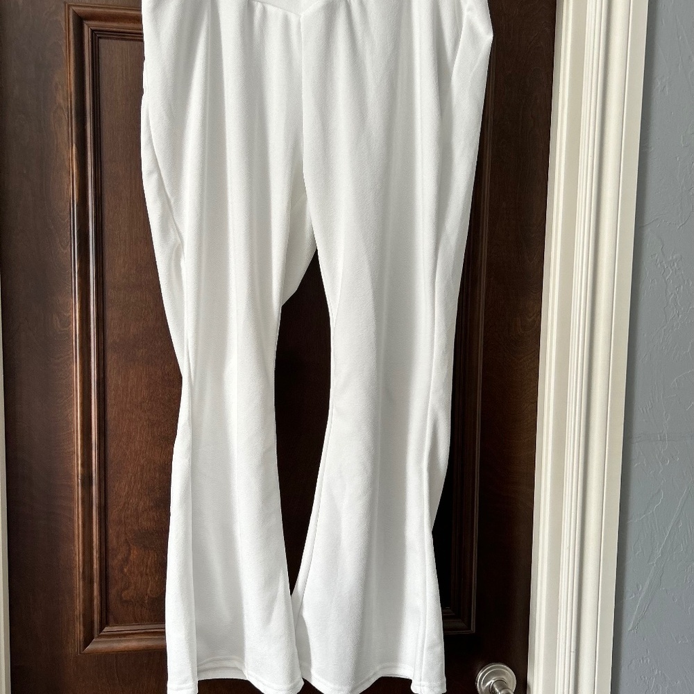 CUTE 2X WHITE CASUAL ANKLE PULL ON STRETCH FLARED PANTS